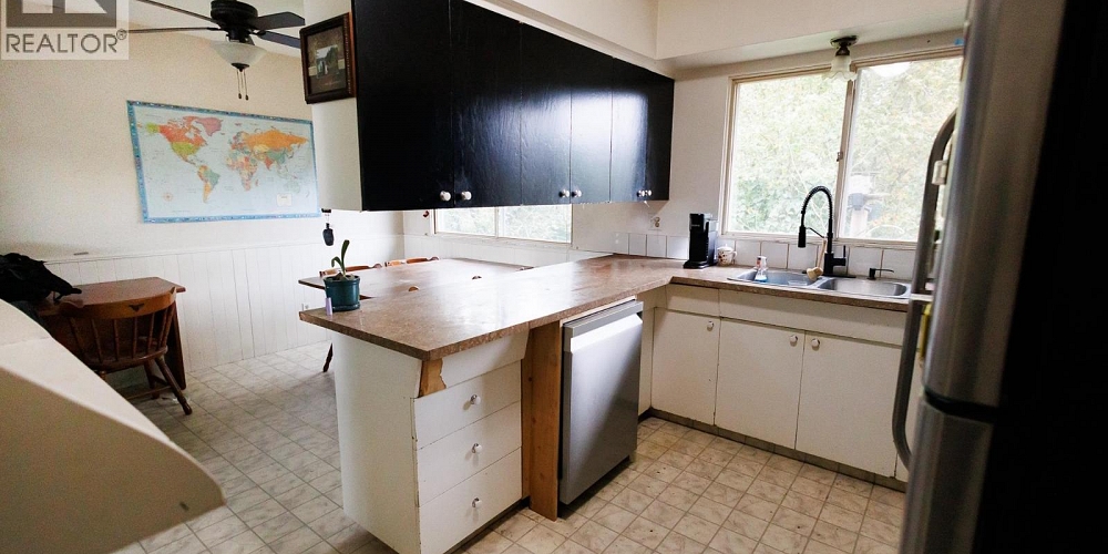 4732 LOEN AVENUE Terrace Photo 4 4732 LOEN AVENUE Terrace Photo 4